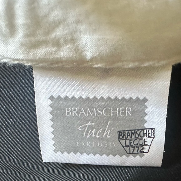 Bloomingdale’s Primaloft Pillow King Set - Picture 8 of 9